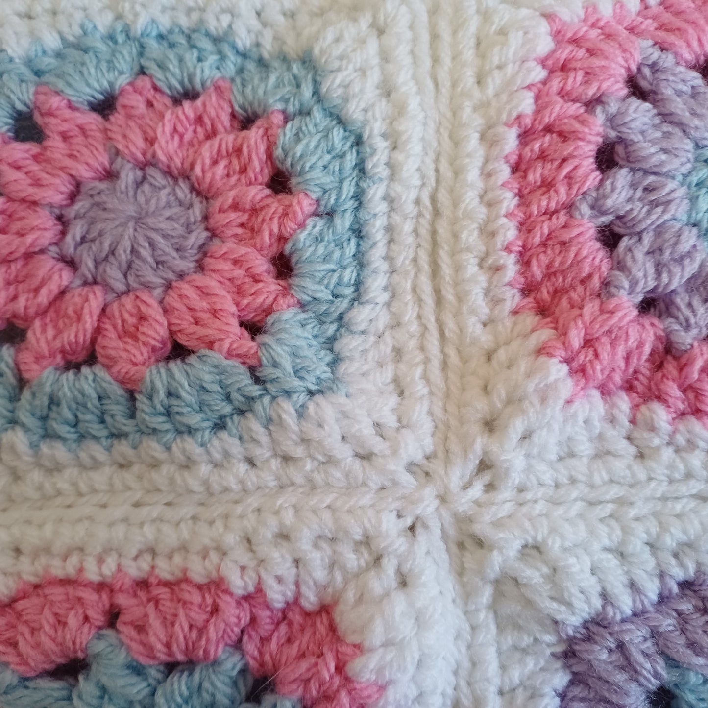 Grand sac bandoulière bleu, violet et rose